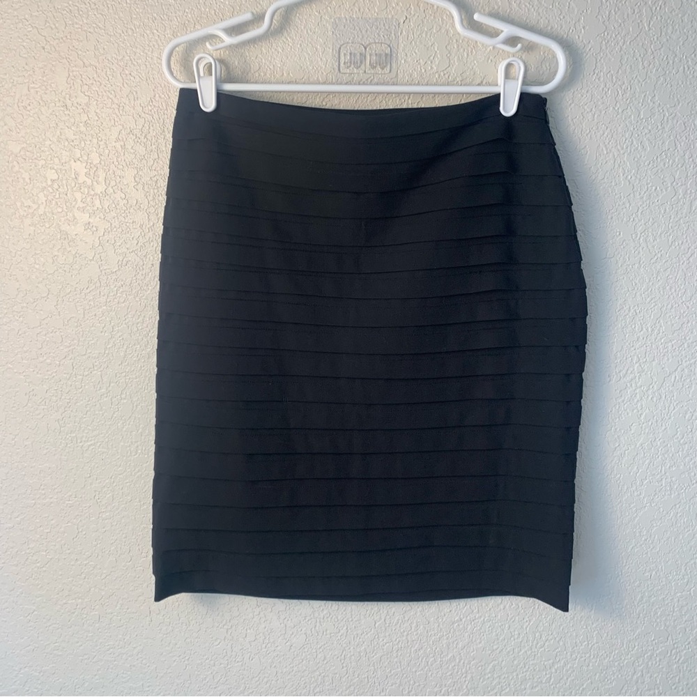 Larry Levine stretch elegant black pencil skirt